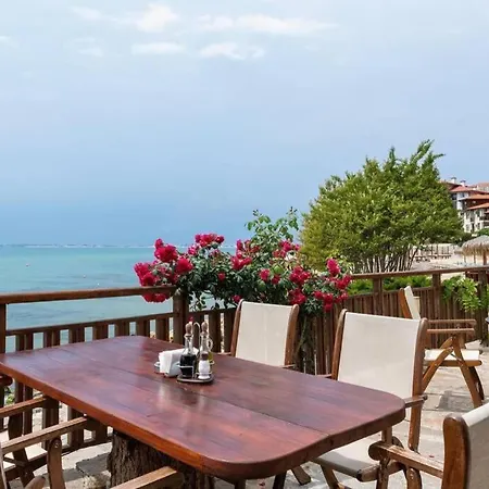 Flora In 5 Stars Garden Of Eden Apartment *